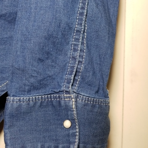 Calvin Klein long sleeve chambray denim pearl snap top women's Size S - Picture 4 of 5